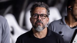 Cléber Xavier, técnico do Santos.