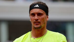 Zverev segue vivo em Roland Garros