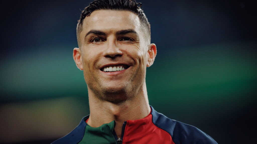 A emocionante história de Cristiano Ronaldo no documentário oficial!