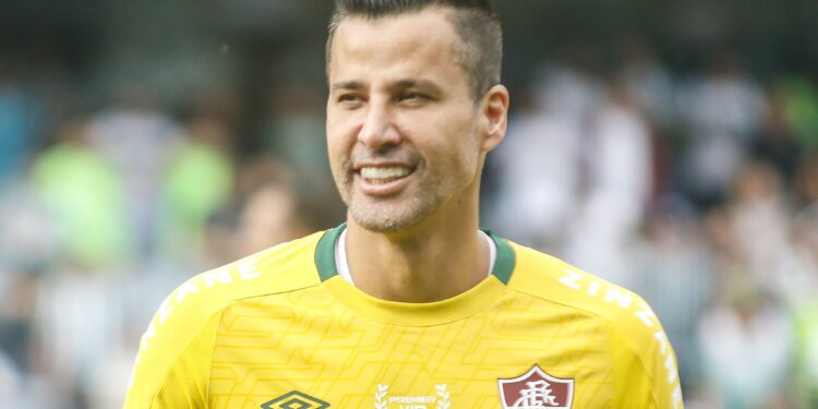 Goleiro Fábio, do Fluminense, utiliza protetor bucal durante as partidas - Foto: Reprodução/Instagram