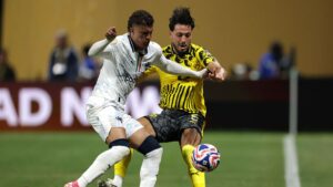 Lance de jogo entre Borussia Dortmund e Monterrey