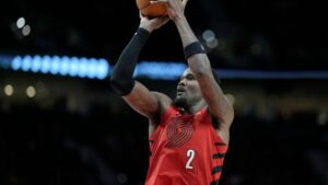 DeAndre Ayton, novo pivô dos Lakers