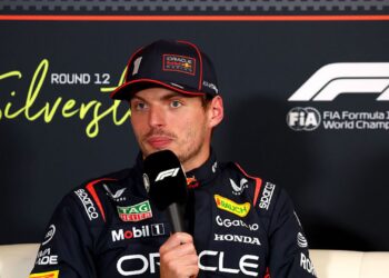 Max Verstappen, da Red Bull, durante entrevista antes do GP da Inglaterra