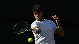 Carlos Alcaraz, tenista espanhol, durante jogo contra Cameron Norrie