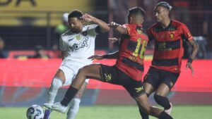 Lance de jogo entre Sport e Botafogo