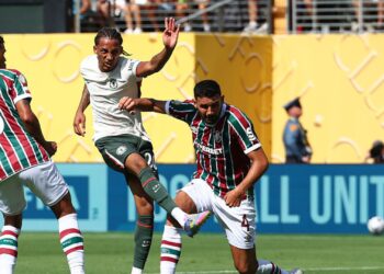Lance de jogo entre Fluminense e Chelsea