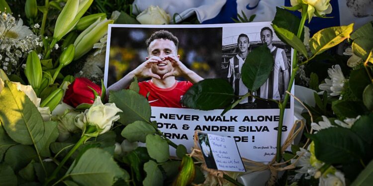 Diogo Jota é homenageado em memorial