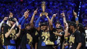 Jogadores do Oklahoma City Thunder comemoram título da NBA