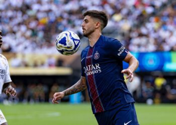 Lucas Beraldo, do PSG, durante jogo contra o Real Madrid