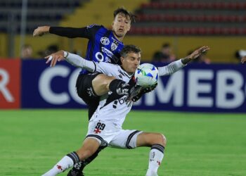 Lance de jogo entre Independiente del Valle e Vasco da Gama