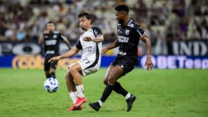 Lance de jogo entre Ceará e Corinthians