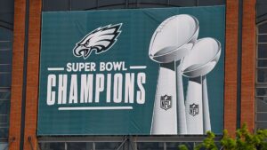Banner celebra conquista do Super Bowl pelo Philadelphia Eagles