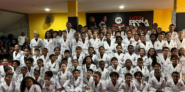 Mais de 450 jovens são atendidos pela iniciativa - Foto: Divulgação