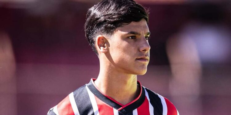 Barcelona mira jovem promessa do São Paulo e agita bastidores do futebol