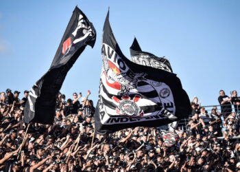 Ilustração da torcida do Corinthians - Créditos: depositphotos.com / thenews2.com