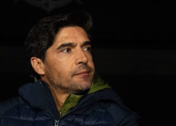 Abel Ferreira detona arbitragem do clássico com o Palmeiras.