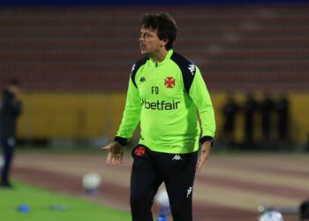 Fernando Diniz fala sobre goleada sofrida pelo Vasco.