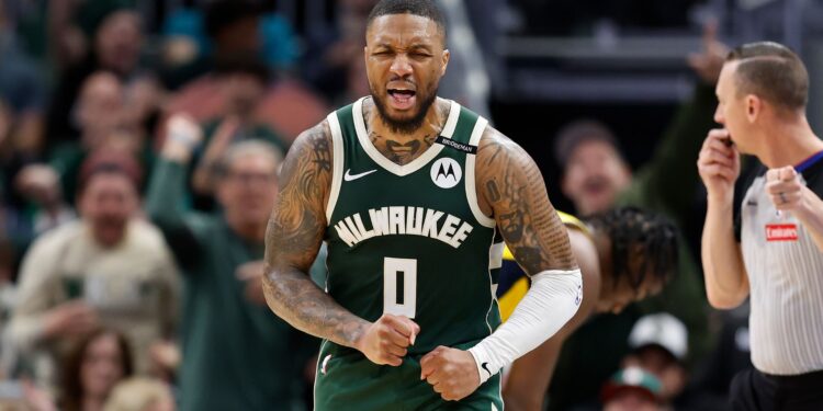 Giannis Antetokounmpo no Milwaukee Bucks pela NBA.