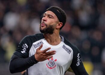 Memphis Depay em Corinthians x Palmeiras.