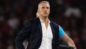 Crespo analisa empate do São Paulo.