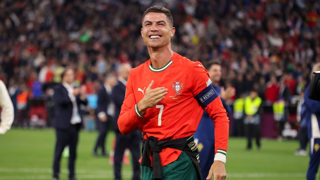 Cristiano Ronaldo, craque português.