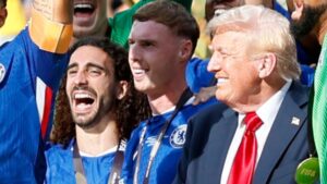 Cucurella, Cole Palmer e Trump.