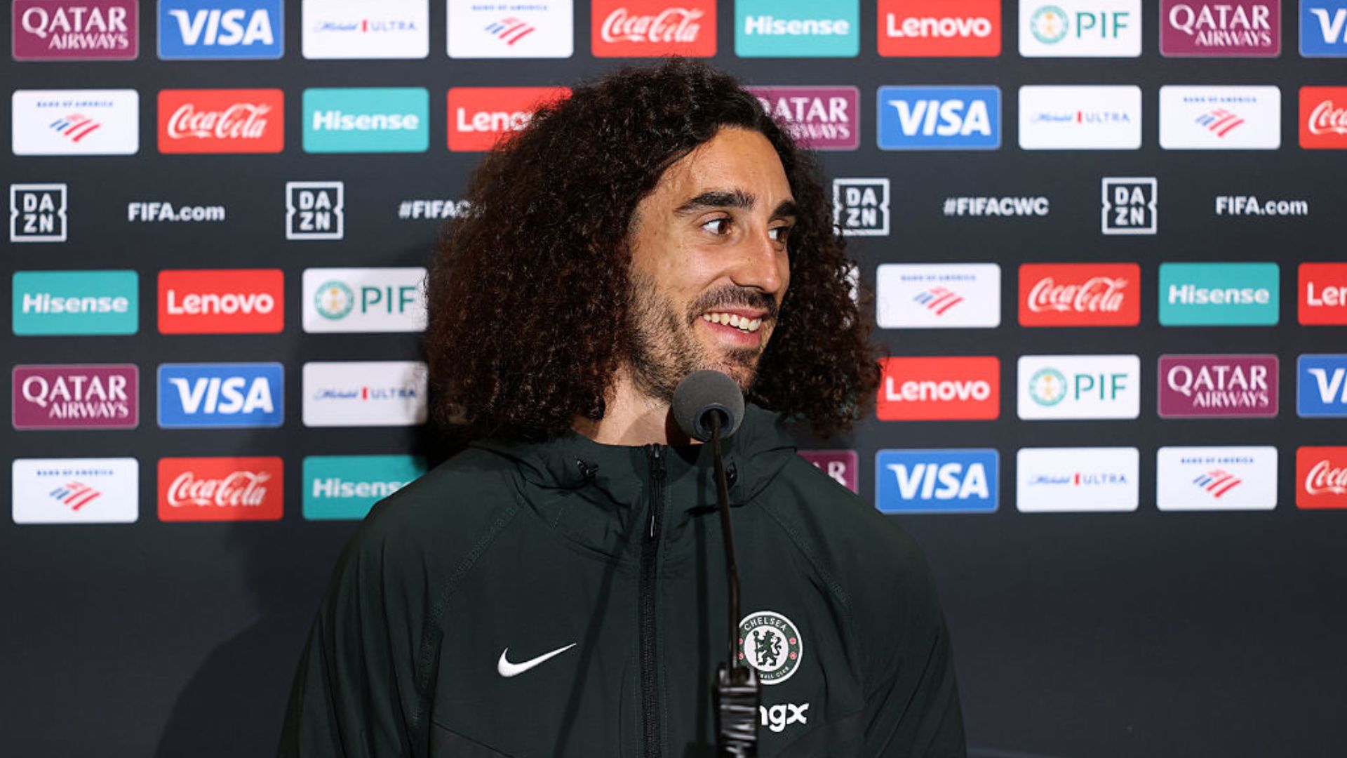 Cucurella não faz questão de ser simpático