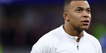 Por que Kylian Mbappé tem motorista particular desde o início da carreira
