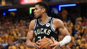 Giannis Antetokounmpo, craque dos Bucks pela NBA.