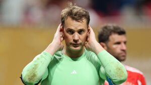 Neuer não gostou nada da postura de Donnarumma