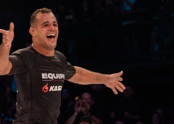 Pedro Marinho comemorou muito a conquista do GP absoluto do BJJ Stars - Foto: divulgação