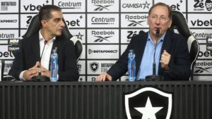 Renato Paiva e John Textor no Botafogo.