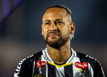 Neymar em campo.