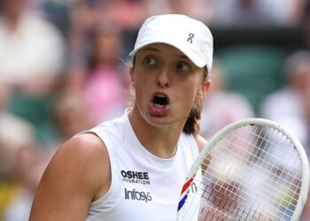 Iga Swiatek segue firme em Wimbledon