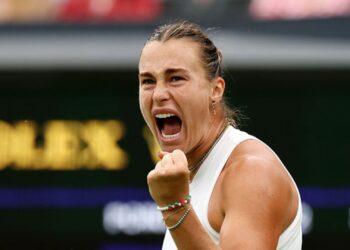 Sabalenka segue firme em Wimbledon