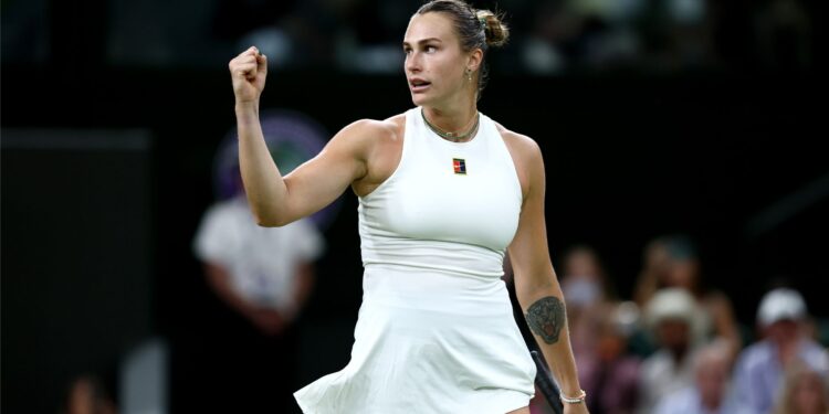 Sabalenka vence Raducanu em Wimbledon.