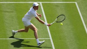 Sinner vence na estreia de Wimbledon.