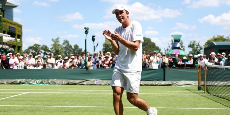 Oliver Tarvet não irá receber a premiação de Wimbledon