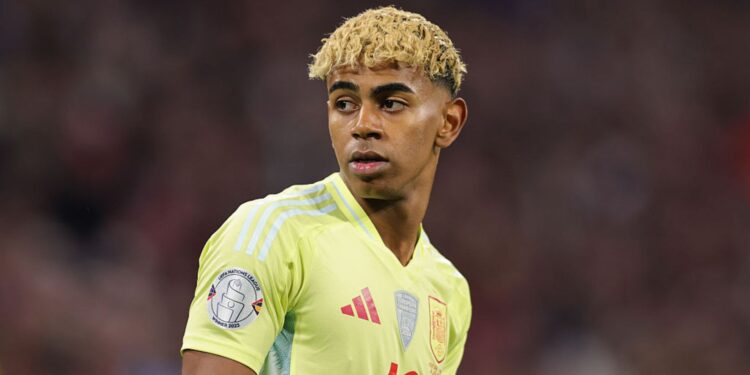 Yamal foi denunciado na Justiça da Espanha