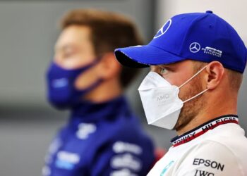 Valtteri Bottas e George Russell  - Créditos : www.heute.at