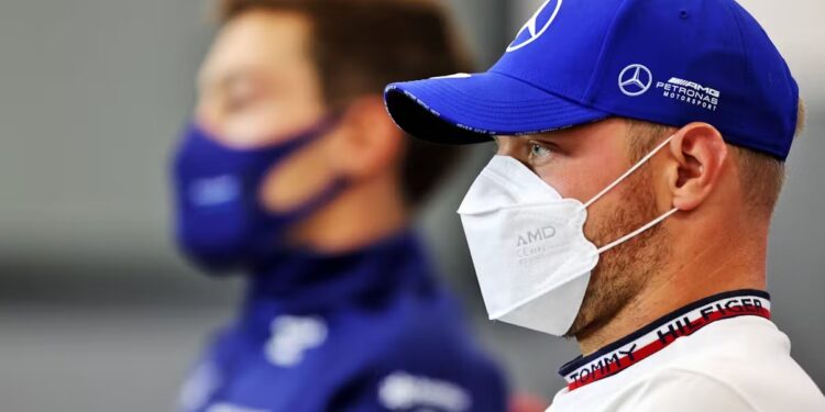 Valtteri Bottas e George Russell  - Créditos : www.heute.at