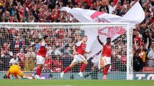 Gyokeres comemorando gol em vitória do Arsenal