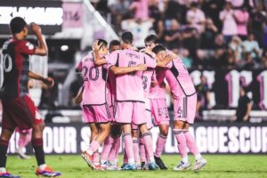 Leitura de jogo que redefine o papel do meio-campista moderno