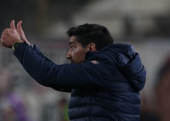 Abel Ferreira em Universitario x Palmeiras.