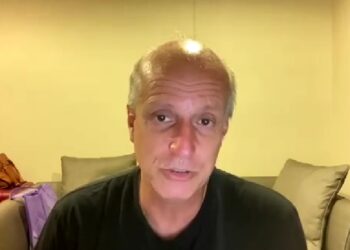 Alexandre Gama, técnico do Port, na Tailândia.