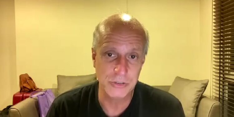 Alexandre Gama, técnico do Port, na Tailândia.