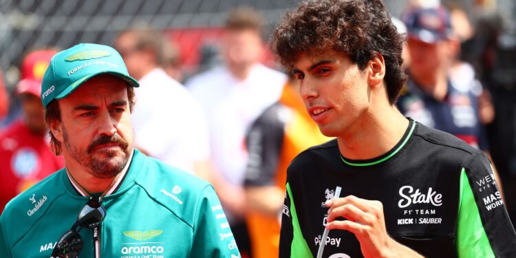 Fernando Alonso e Gabriel Bortoleto no GP da Hungria.
