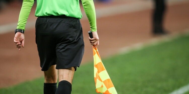 Uso de tecnologia de ponta reduz erros decisivos e melhora a justiça no futebol