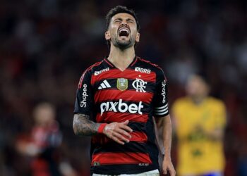 Arrascaeta durante partida contra o Mirassol