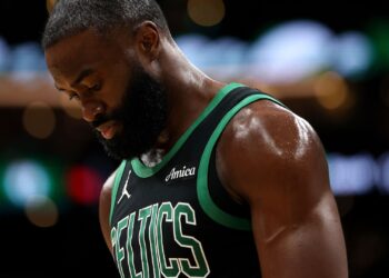 Jaylen Brown, astro dos Celtics na NBA, fala sobre depressão.